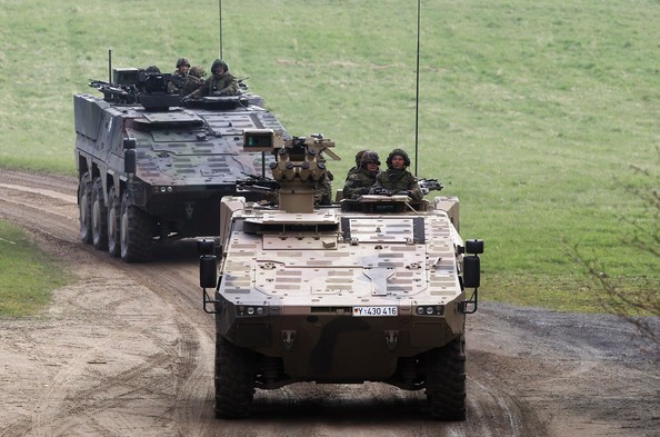 Vũ khí, khí tài, binh sỹ quân đội Đức tham gia tập trận Military Contacts 2012